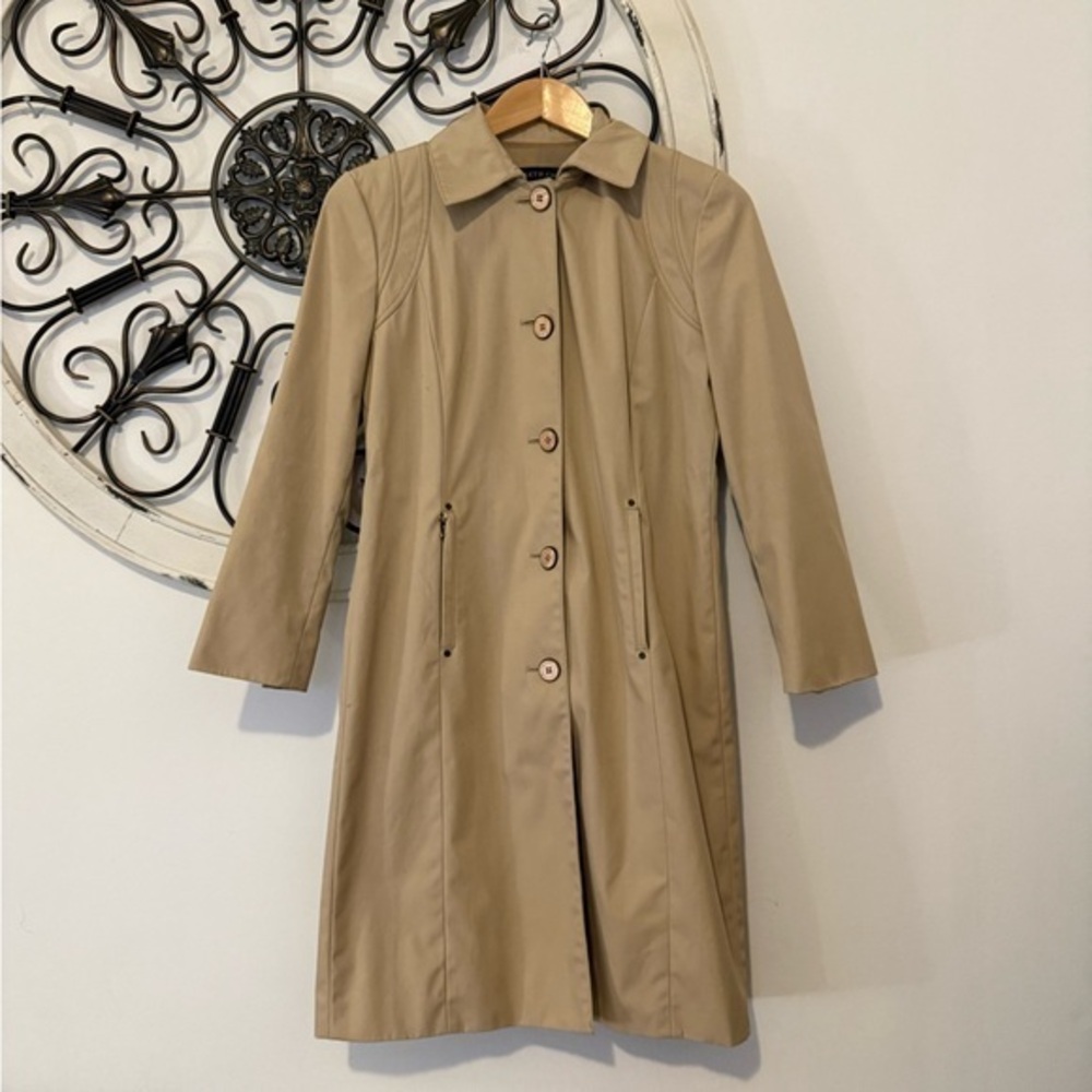 Vintage KENNETH COLE New York Tan Trench Coat Jacket in Women’s Small, Y2K-Era